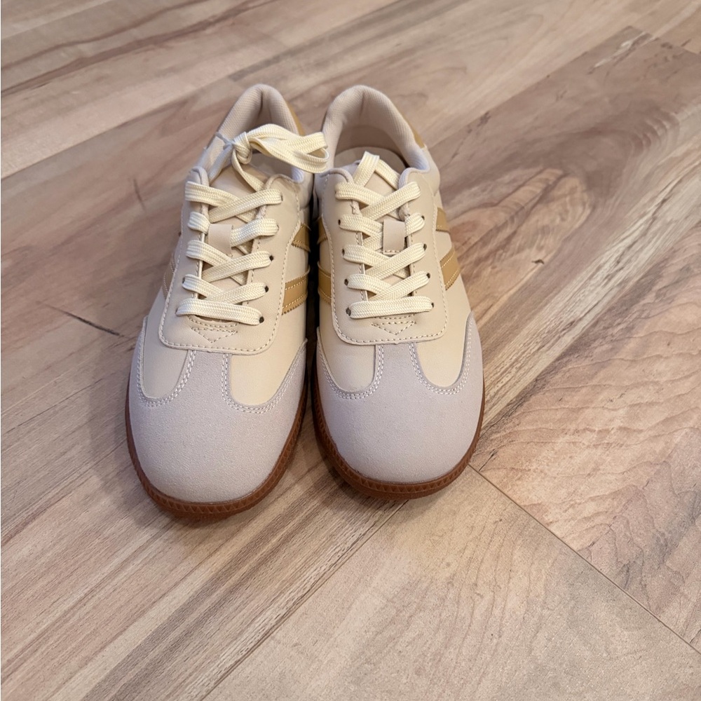 Stylish Cream Shoes